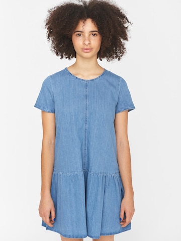 Noisy may Dress in Blue: front