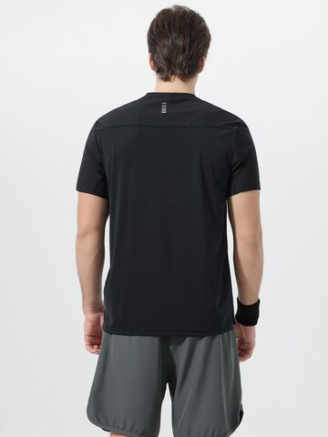 YOUTHUP Performance Shirt 'Lichtschein' in Black