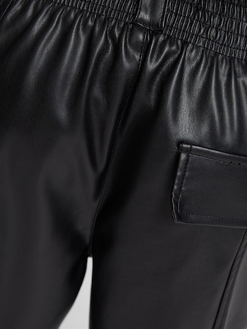 Bershka Regular Hose in Schwarz