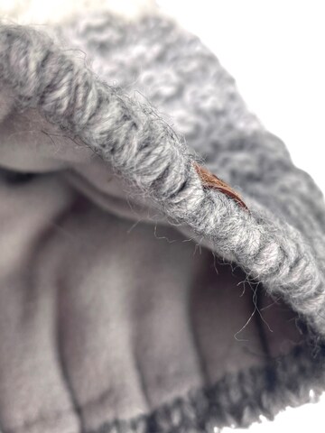 Kumixi Beanie 'Set: Mütze & Loop Schal' in Grey