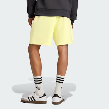 ADIDAS ORIGINALS Regular Broek 'Trefoil Essentials' in Geel