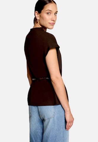 zero Kurzarm-Shirt mit Gürtel in Braun