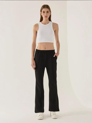 regular Pantaloni di Hiccup in nero