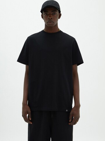 Pull&Bear T-Shirt in Schwarz