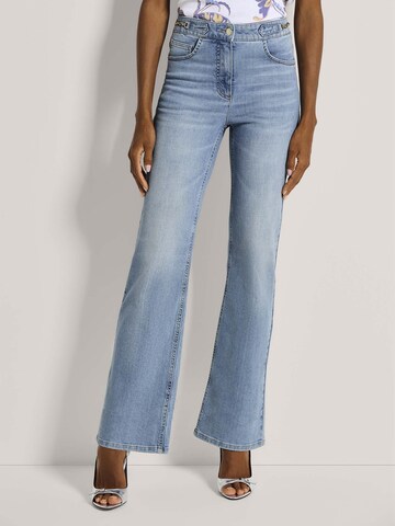 évasé Jean MADELEINE en bleu : devant