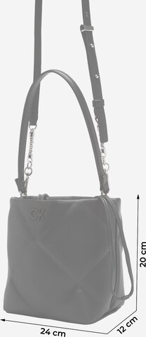 Geantă tip sac de la Calvin Klein pe negru