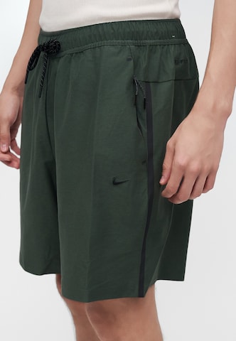 Nike Sportswearregular Hlače - zelena boja