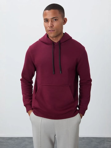 Tommy Life Sweatshirt in Rood: voorkant