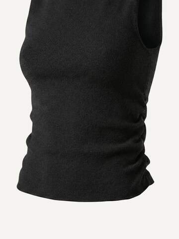 ZUBEK Top in Black
