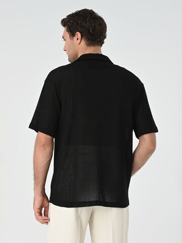 Tricou de la Antioch pe negru