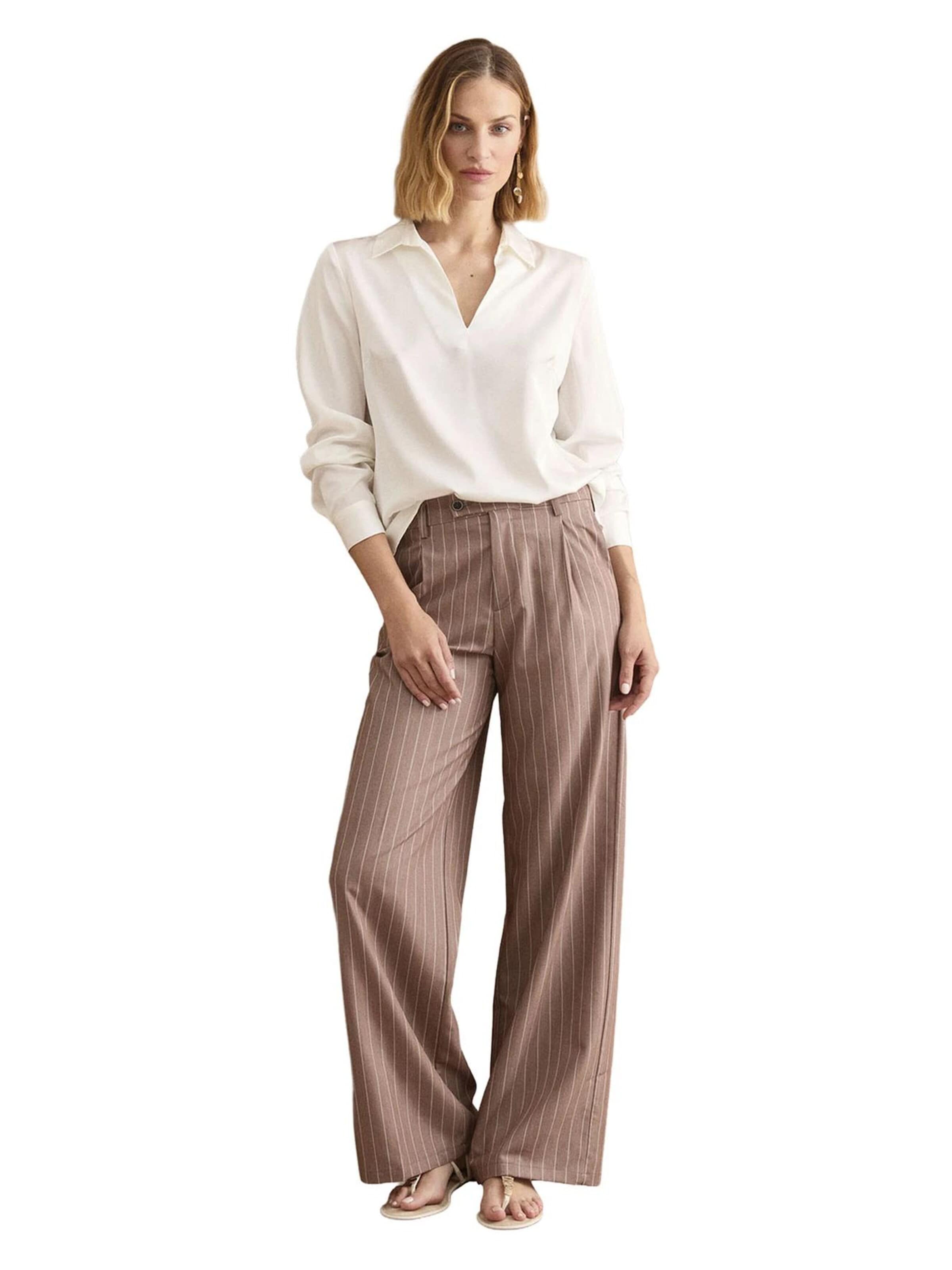 Il Lanificio Wide leg Trousers in Brown: front