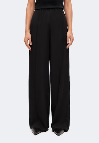 Wide leg Pantaloni con pieghe di Lindex in nero: frontale