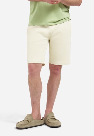No Excess Regular Shorts in Beige: Vorderseite