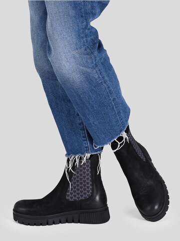 Crickit Chelsea Boots in Black