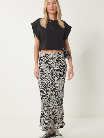 Happiness İstanbul Hame värissä musta