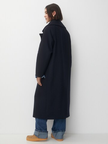 Cappotto di mezza stagione di Pull&Bear in blu