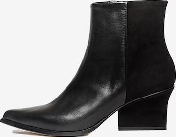 EIJK Ankle boots in Black: front