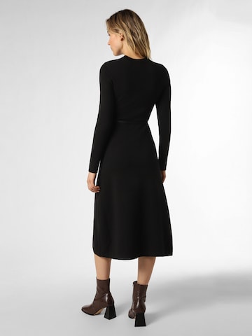 Robe ' ' apriori en noir