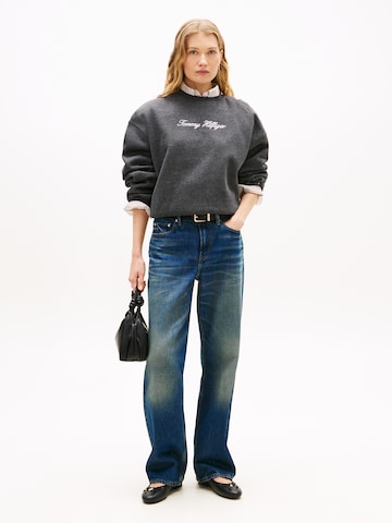 TOMMY HILFIGER Sweatshirt in Grau