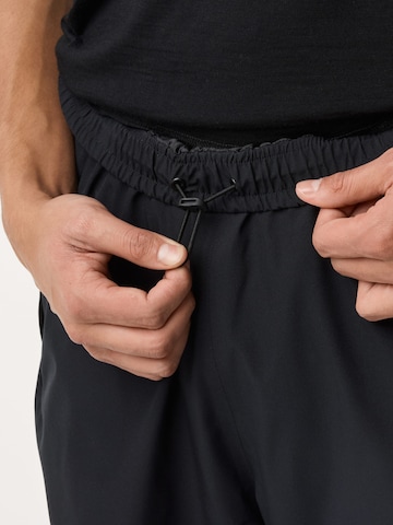 SWEDEMOUNT - regular Pantalón de montaña 'Tjörn' en negro
