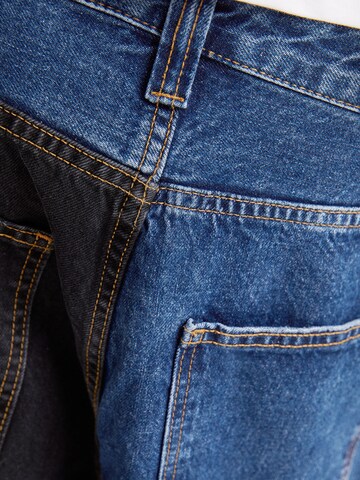 Bershka Zvonové kalhoty Džíny – modrá