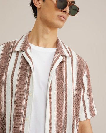 WE Fashion Comfort Fit Πουκάμισο σε καφέ