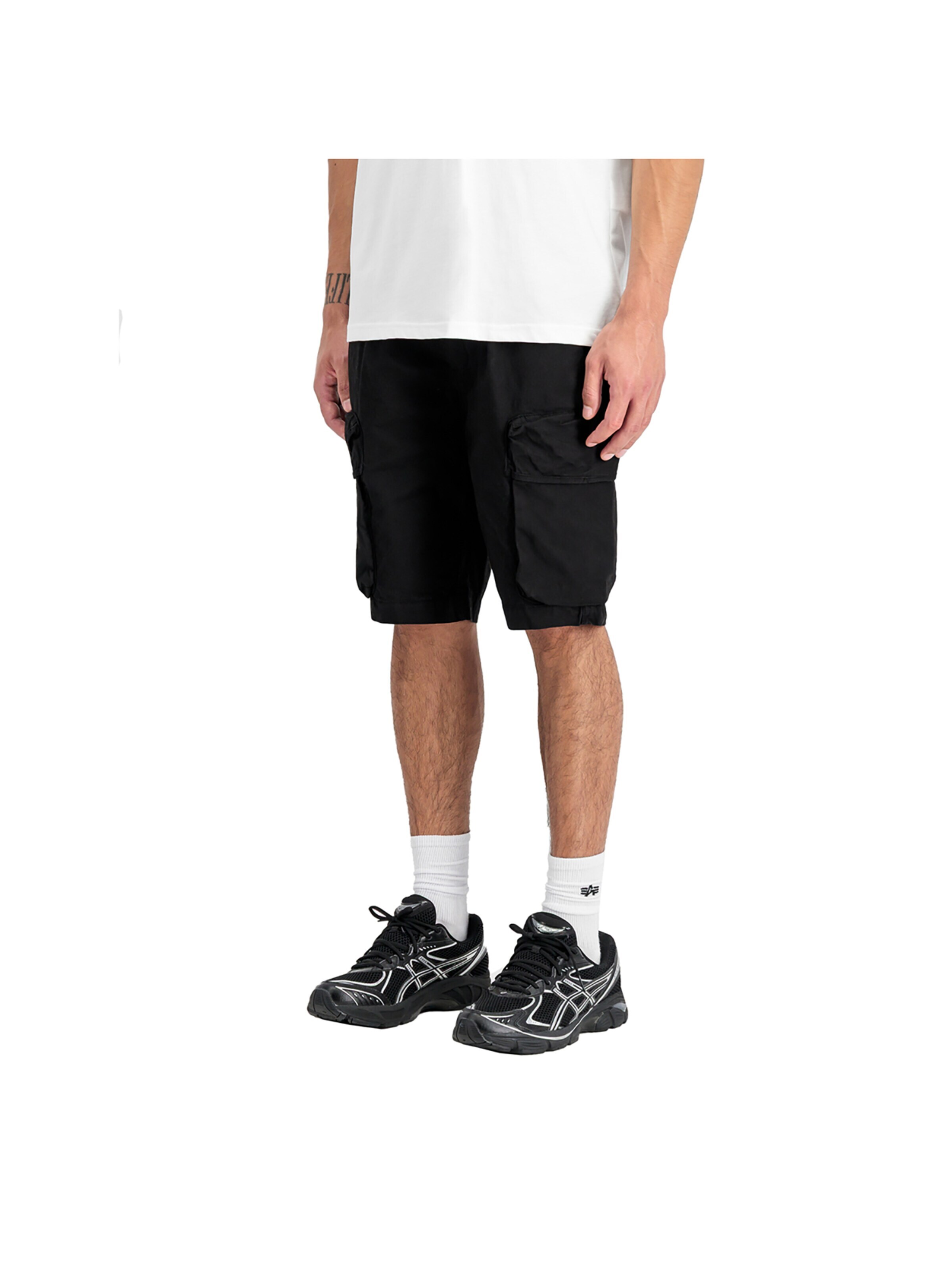 ALPHA INDUSTRIES Regular Hose 'Division'‌‌‌‌‌‌‌‌‌‌ in Schwarz