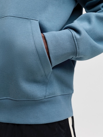 JACK & JONES Sweatshirt 'JJESTAR' in Blue