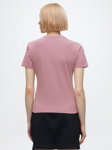 T-shirt Calvin Klein en rouge