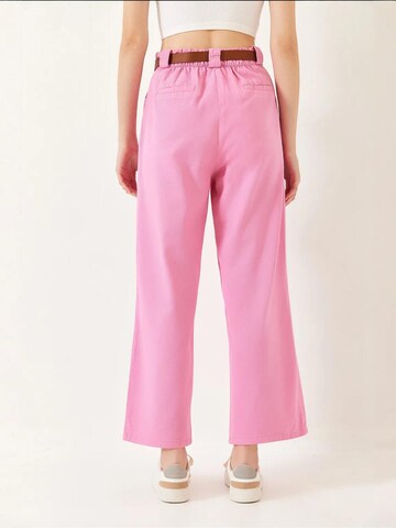 Wide leg Pantaloni con pieghe di Bianco Lucci in rosa
