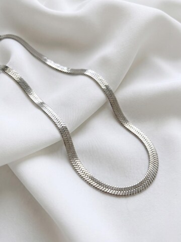 Kamakula Necklace in Silver