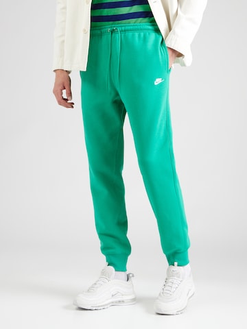 Nike Sportswear Конический (Tapered) Штаны 'CLUB' в Зеленый: спереди
