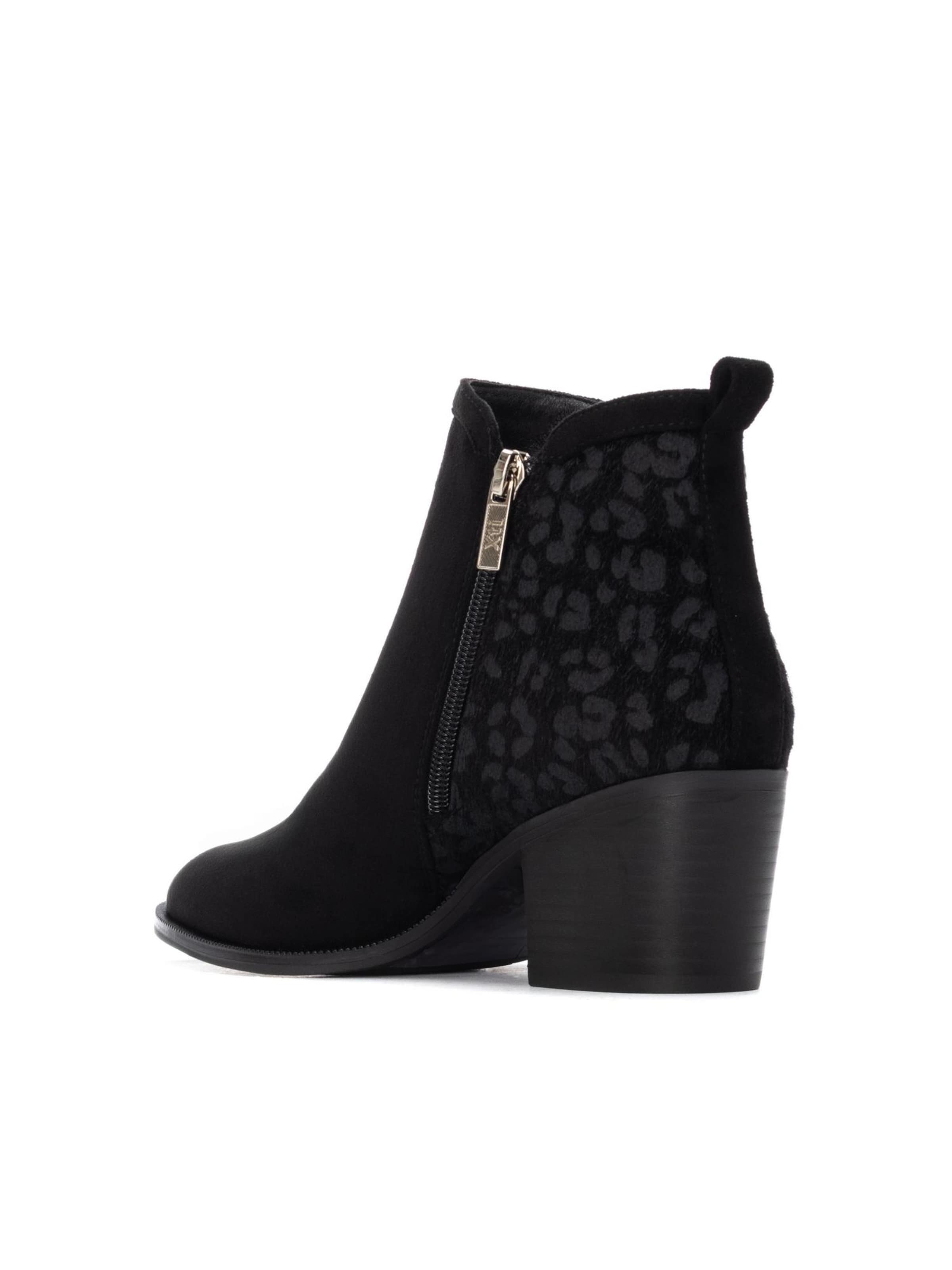 Xti Boots '14464702' in Black