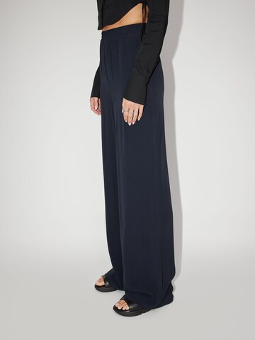 LeGer by Lena Gercke Wide leg Broek 'Paula' in Zwart: zijkant