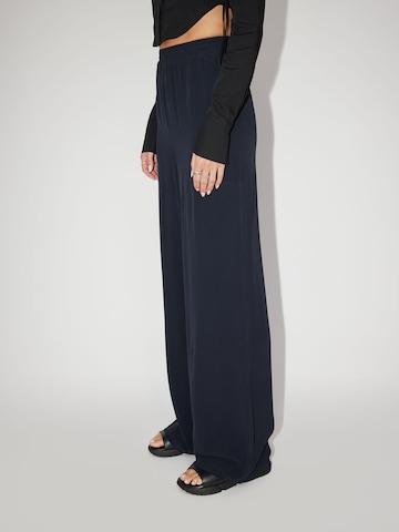 Wide Leg Pantalon 'Paula' LeGer by Lena Gercke en noir : sur le côté