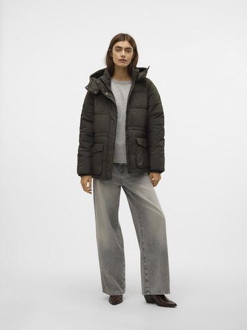 VERO MODA Зимняя куртка 'DIANA ' в Зеленый