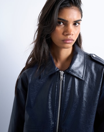 TOPSHOP Демисезонная куртка 'CARRY' в Синий