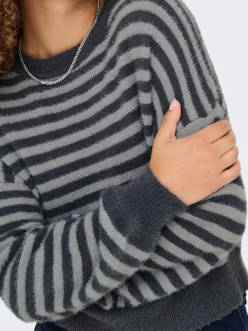 Pullover 'ONLPiumo' di ONLY in nero