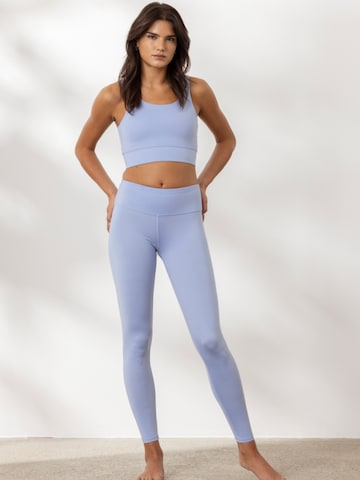 Hey Honey Leggings in Blue: front