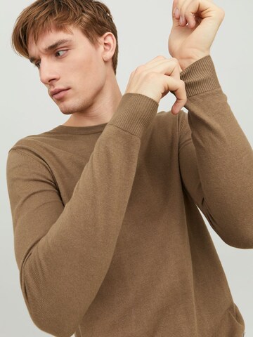 JACK & JONES Sweter w kolorze brązowy