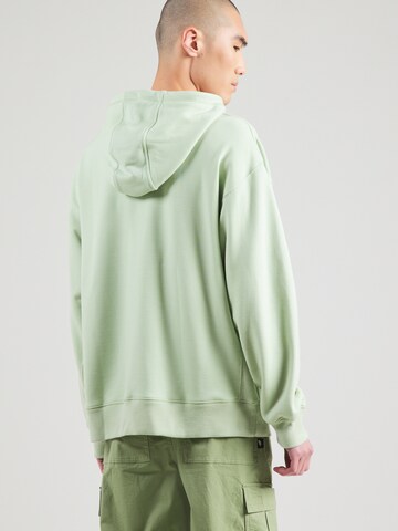 Nike Sportswear Свитшот в Зеленый: сзади