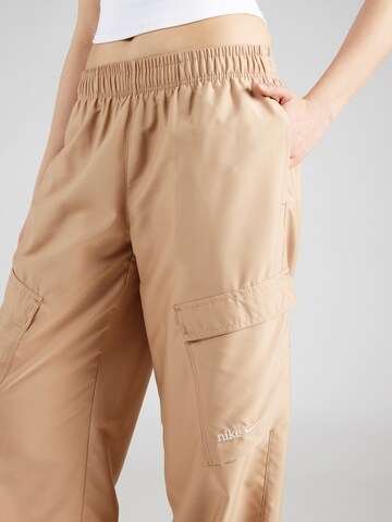 regular Pantaloni cargo di Nike Sportswear in marrone