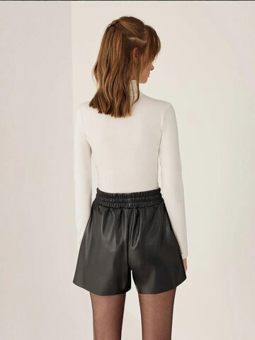 Hiccup - Loosefit Calças em preto