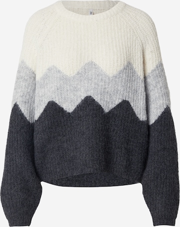 ONLY Sweater 'ONLMAE' in White: front