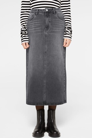 SENSES.THE LABEL Skirt in Grey: front