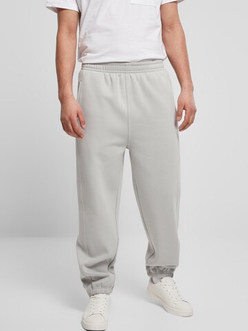 Urban Classics Tapered Broek in Grijs: voorkant