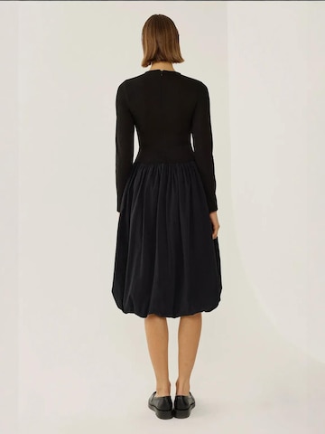 Hiccup Kleid in Schwarz