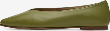 LOTTUSSE Ballet Flats 'Bel' in Green: front