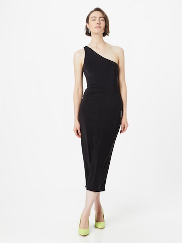 Rochie de la Warehouse pe negru: față