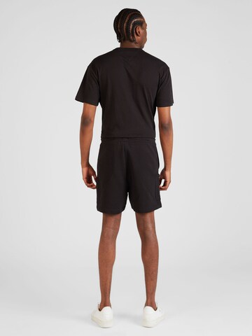 Tommy Jeans Regular Shorts in Schwarz